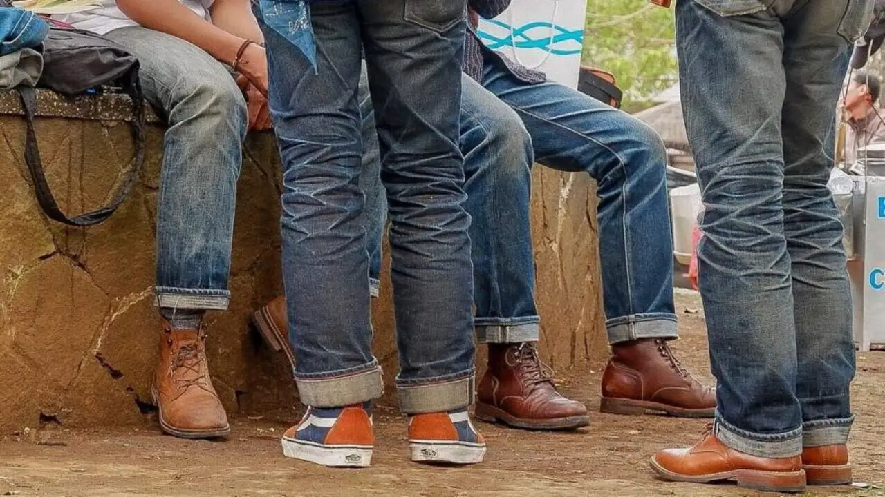 How To Fade Black Jeans Like A Pro In 10 Easy Methods