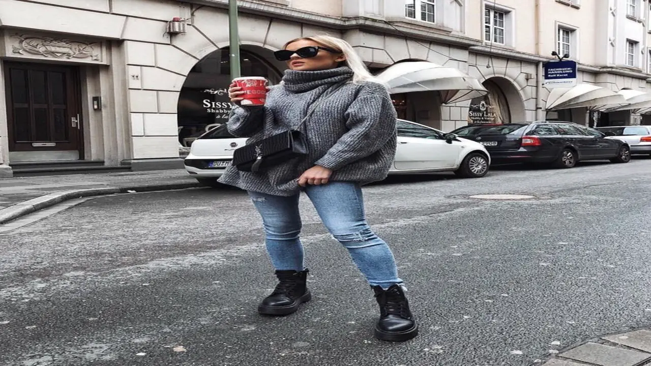 Making A Statement With Mom Jeans And Chelsea Boots