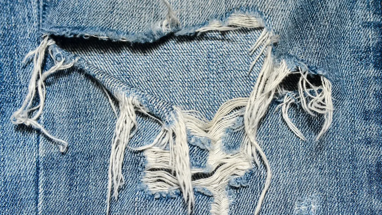 How To Sew Ripped Jeans: 9 Easy Steps