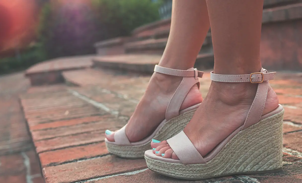 Wedge Sandals For A Summery And Effortless Vibe